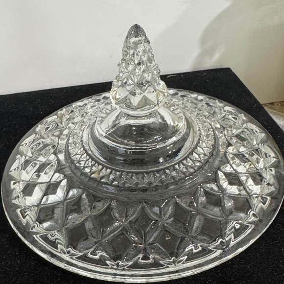 Anchor Hocking Wexford Clear Candy Dish With Diamond Cut Clear Glass. - Picture 6 of 8